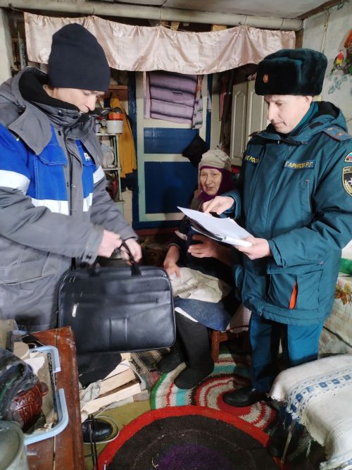В районе проверяют исправность пожарных извещателей