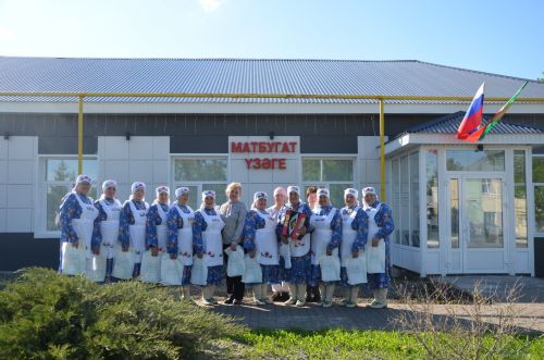 “Чишмә” ансамбле матбугат үзәгенә кунакка килде