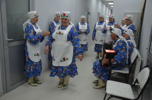 “Чишмә” ансамбле матбугат үзәгенә кунакка килде