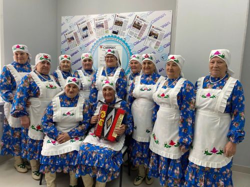 “Чишмә” ансамбле матбугат үзәгенә кунакка килде