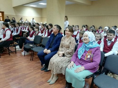 В Джалильской гимназии состоялся фестиваль военной песни к 80-летию Великой Победы