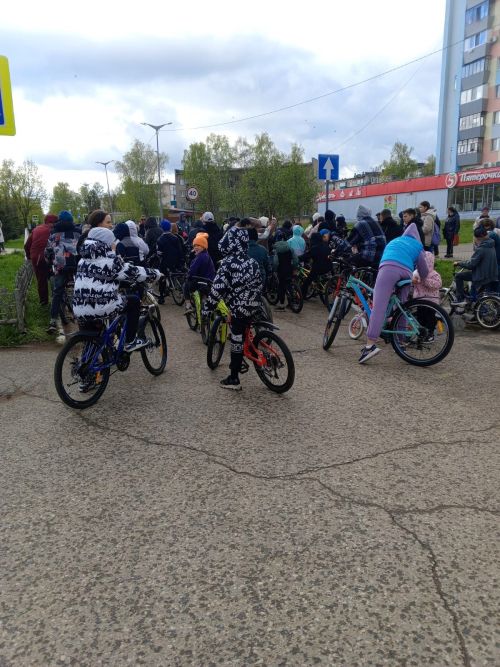 Җәлилдә бәйрәм парады үткәрелде