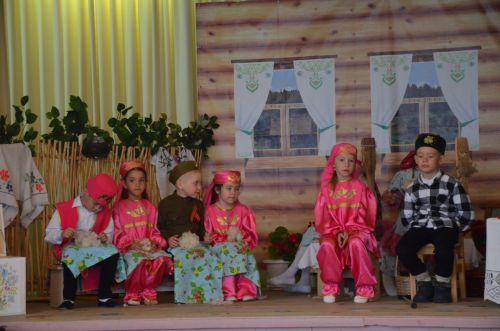 Район нәниләре “Аулак өй”гә чакырдылар
