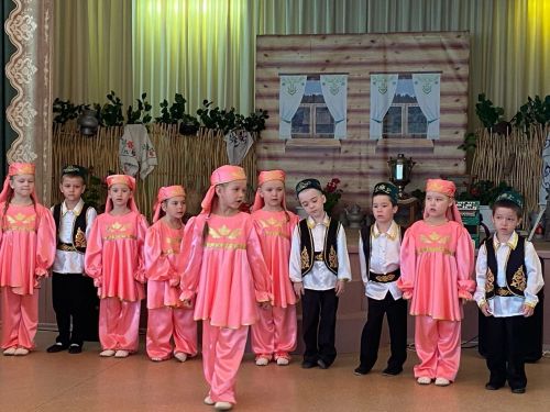 Район нәниләре “Аулак өй”гә чакырдылар