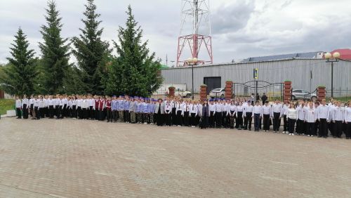 Торжественный смотр-конкурс песни и строя состоялся в Джалильской гимназии