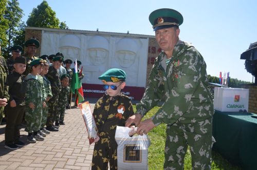 Районның чик сакчылары хәрби бәйрәмнәрен билгеләп үттеләр