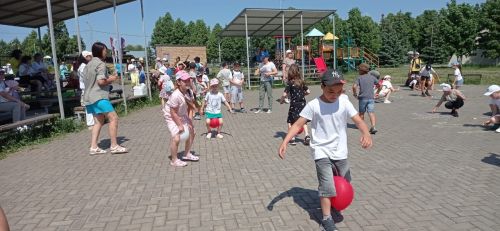 Район үзәгендә балалар бәйрәм иттеләр