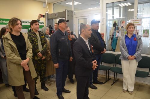 В Лешев-Тамакской школе посадили яблони в память о героях