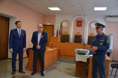 Суд коллективлары балаларга патриотик тәрбиягә бирүгә дә өлеш кертә