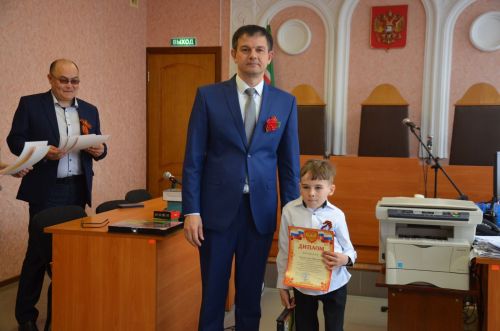 Суд коллективлары балаларга патриотик тәрбиягә бирүгә дә өлеш кертә
