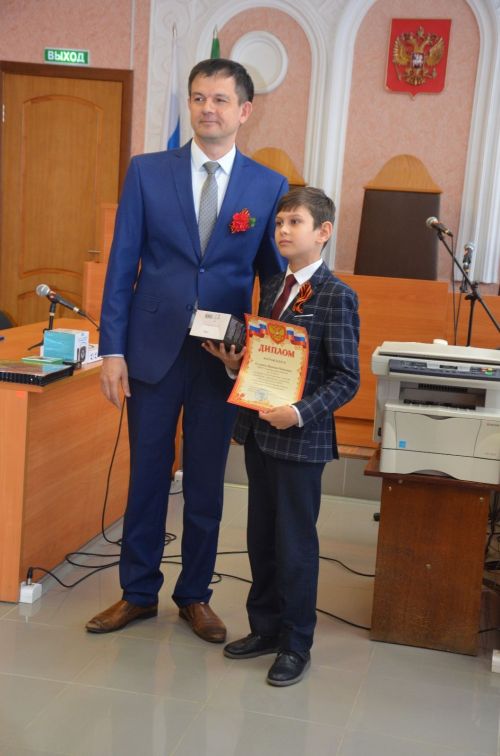 Суд коллективлары балаларга патриотик тәрбиягә бирүгә дә өлеш кертә