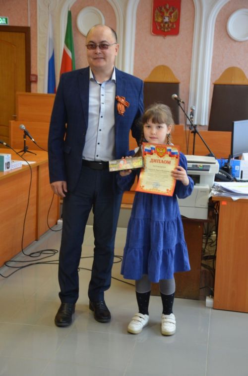 Суд коллективлары балаларга патриотик тәрбиягә бирүгә дә өлеш кертә