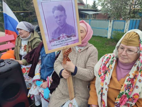 Яхшыбай, Анак һәм Иске Кәшердән хәрби машиналар узышы үтте