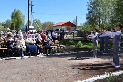 В Лешев-Тамакском поселении открыли памятник героям ВОВ