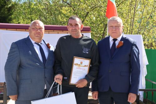 Торжественное открытие памятников в селе Мустафино
