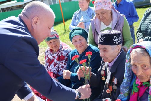 Торжественное открытие памятников в селе Мустафино