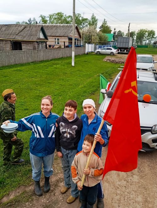 Яхшыбай, Анак һәм Иске Кәшердән хәрби машиналар узышы үтте