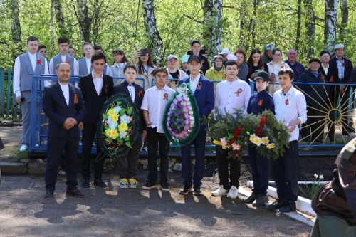 В Лешев-Тамакском поселении открыли памятник героям ВОВ