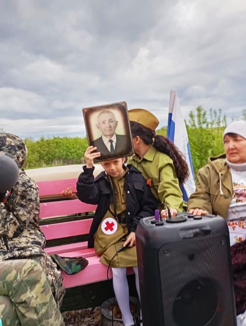 Яхшыбай, Анак һәм Иске Кәшердән хәрби машиналар узышы үтте