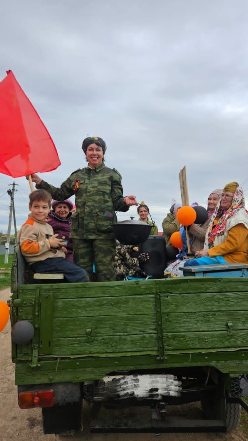 Яхшыбай, Анак һәм Иске Кәшердән хәрби машиналар узышы үтте