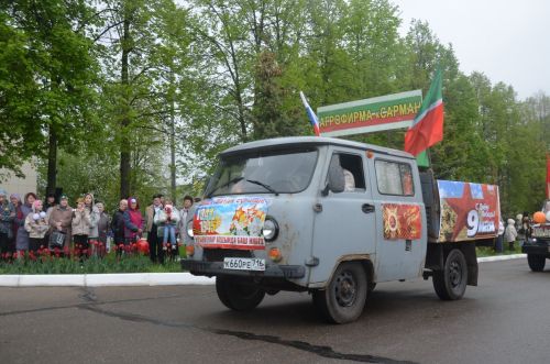 Парадта быел ретромашиналар да күбрәк булды