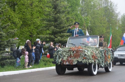 Парадта быел ретромашиналар да күбрәк булды