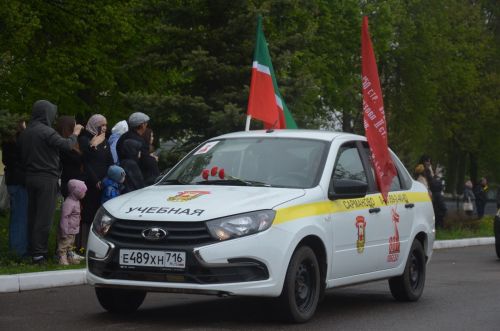 Парадта быел ретромашиналар да күбрәк булды