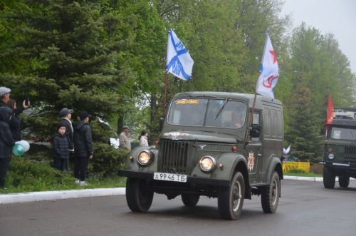 Парадта быел ретромашиналар да күбрәк булды