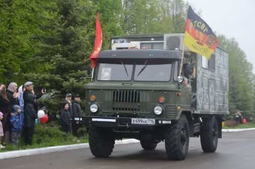 Парадта быел ретромашиналар да күбрәк булды