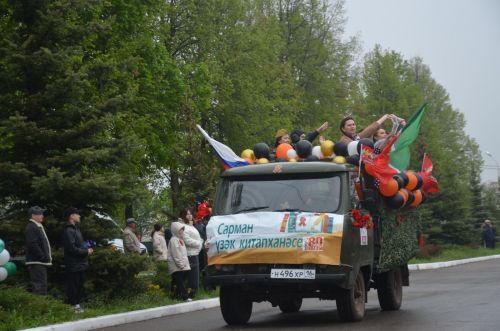 Парадта быел ретромашиналар да күбрәк булды