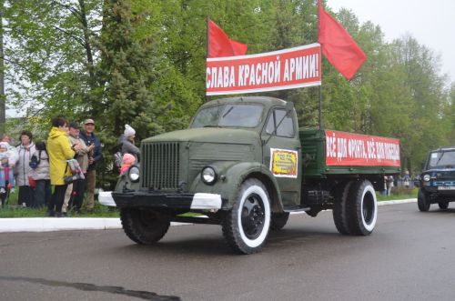 Парадта быел ретромашиналар да күбрәк булды