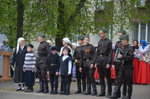 «Зәңгәр яулык» сугыш елларына алып кайтты