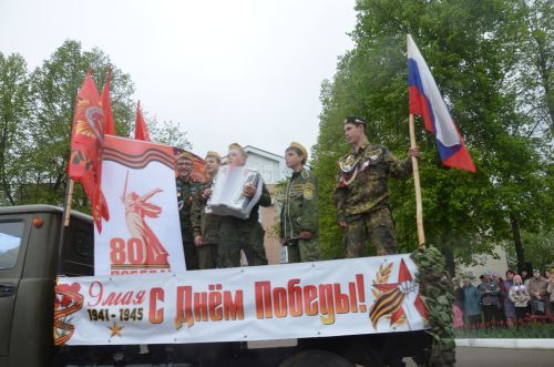 Парадта быел ретромашиналар да күбрәк булды