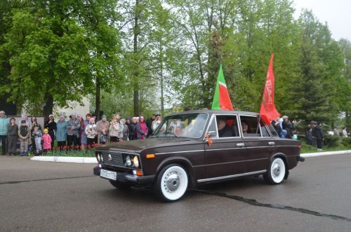 Парадта быел ретромашиналар да күбрәк булды