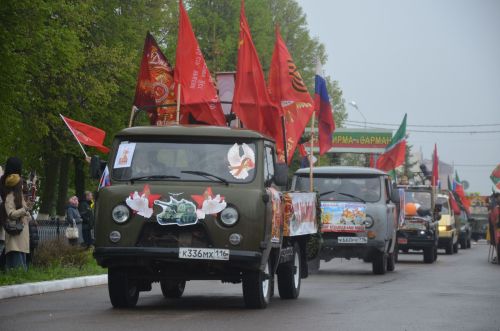Парадта быел ретромашиналар да күбрәк булды