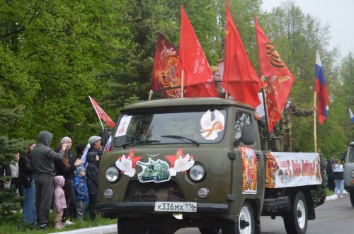 Парадта быел ретромашиналар да күбрәк булды