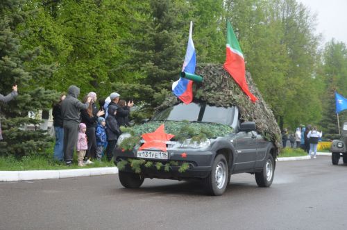 Парадта быел ретромашиналар да күбрәк булды