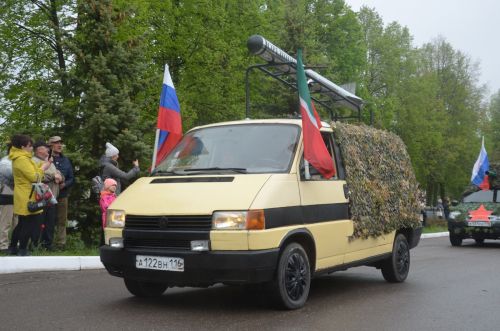 Парадта быел ретромашиналар да күбрәк булды