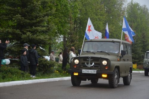 Парадта быел ретромашиналар да күбрәк булды