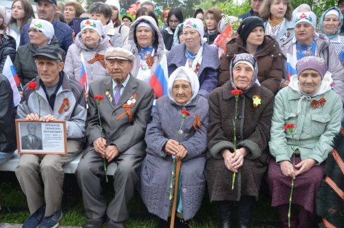 Сарманлыларны махсус операциядәге егетләребез дә котлады