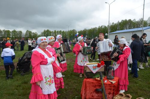 Бәйрәм чаралары күңелсезләнергә ирек бирмәде