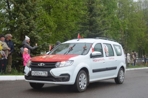 Парадта быел ретромашиналар да күбрәк булды