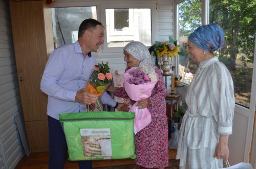 Таисия апа 100 яшенә дә чакырды