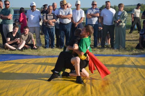 Ләкедә Питрауны бәйрәм иттеләр