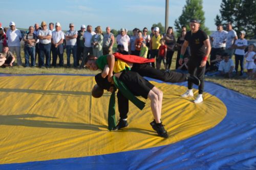 Ләкедә Питрауны бәйрәм иттеләр