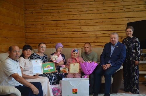 «Аллаһы Тәгалә гомерләрне ана карынында чакта ук билгели», - ди 90 яшен тутырган Вәсилә апа