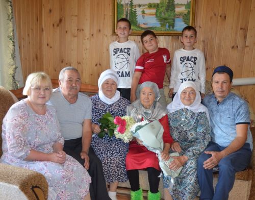 Нәзирә апаны авылдашлары да зурладылар