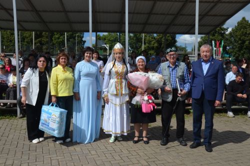 55 ел бергә яшәгән парга медаль тапшырылды