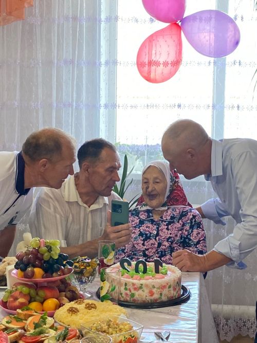 Нәфисә апаны 102 яше белән котладылар