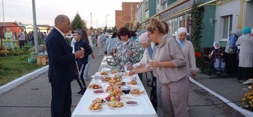 Районыбызның иң матур  ишегалдында күршеләр бәйрәме үтте